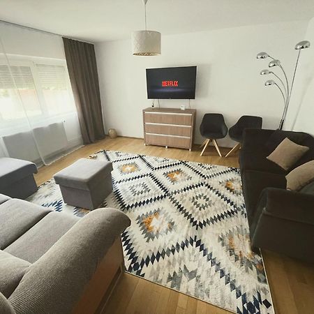 Modern Apartment With Self Check-In 蒂米什瓦拉 外观 照片
